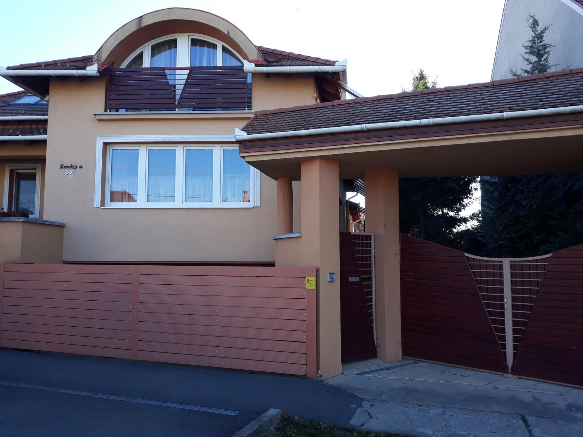 Kenezy Lux Apartman Vendeghaz Hajdúszoboszló Εξωτερικό φωτογραφία