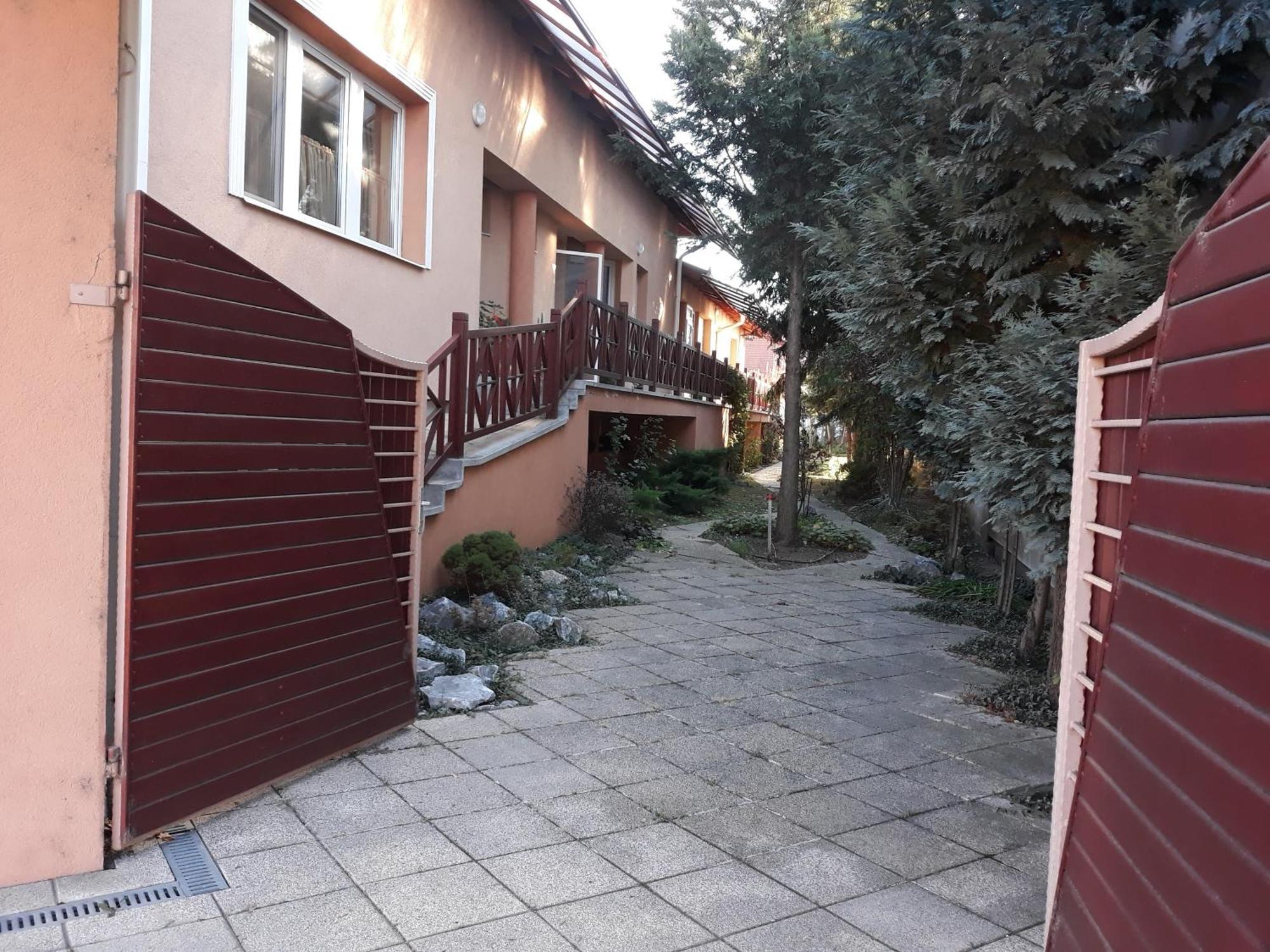 Kenezy Lux Apartman Vendeghaz Hajdúszoboszló Εξωτερικό φωτογραφία
