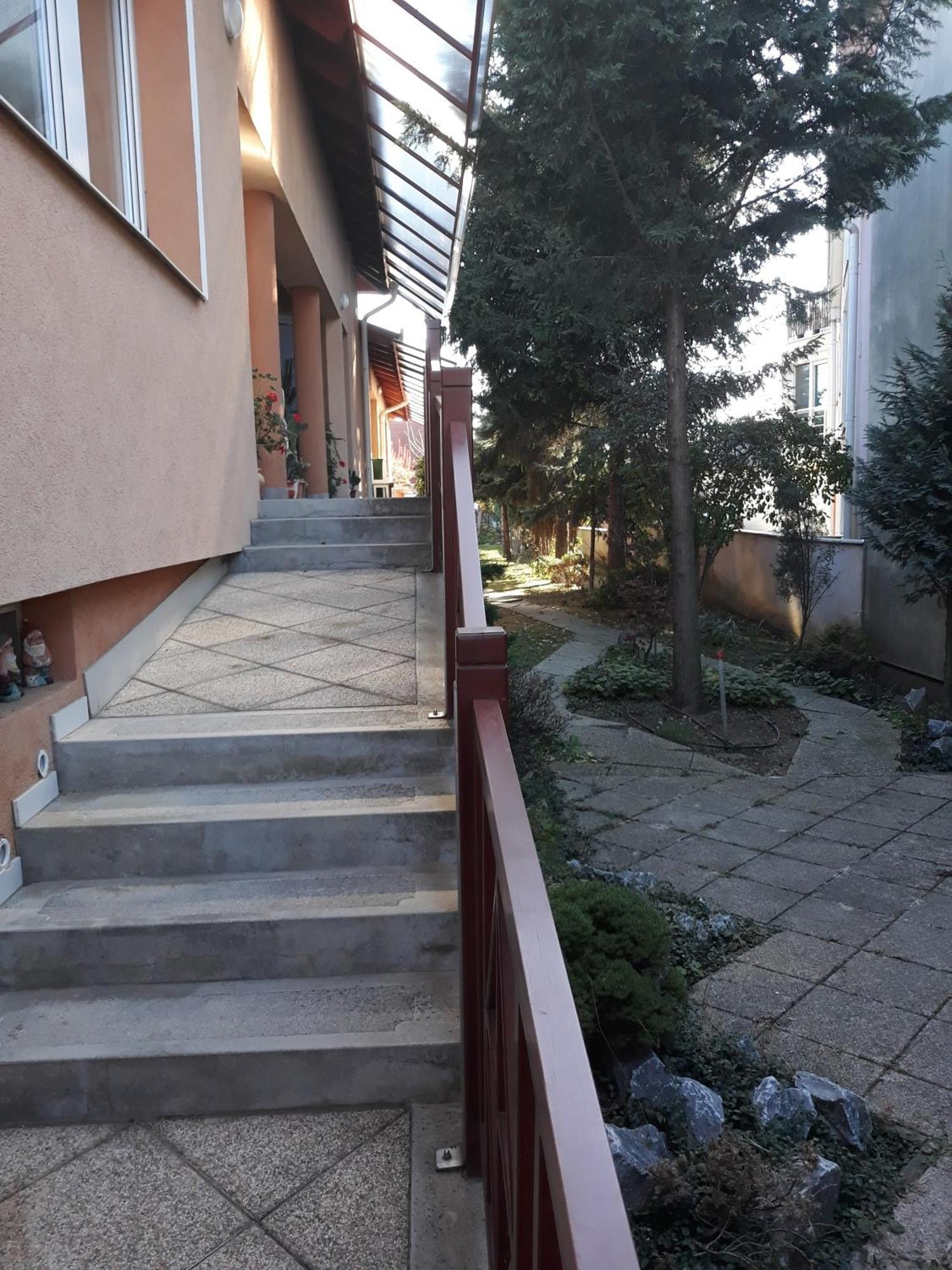 Kenezy Lux Apartman Vendeghaz Hajdúszoboszló Εξωτερικό φωτογραφία
